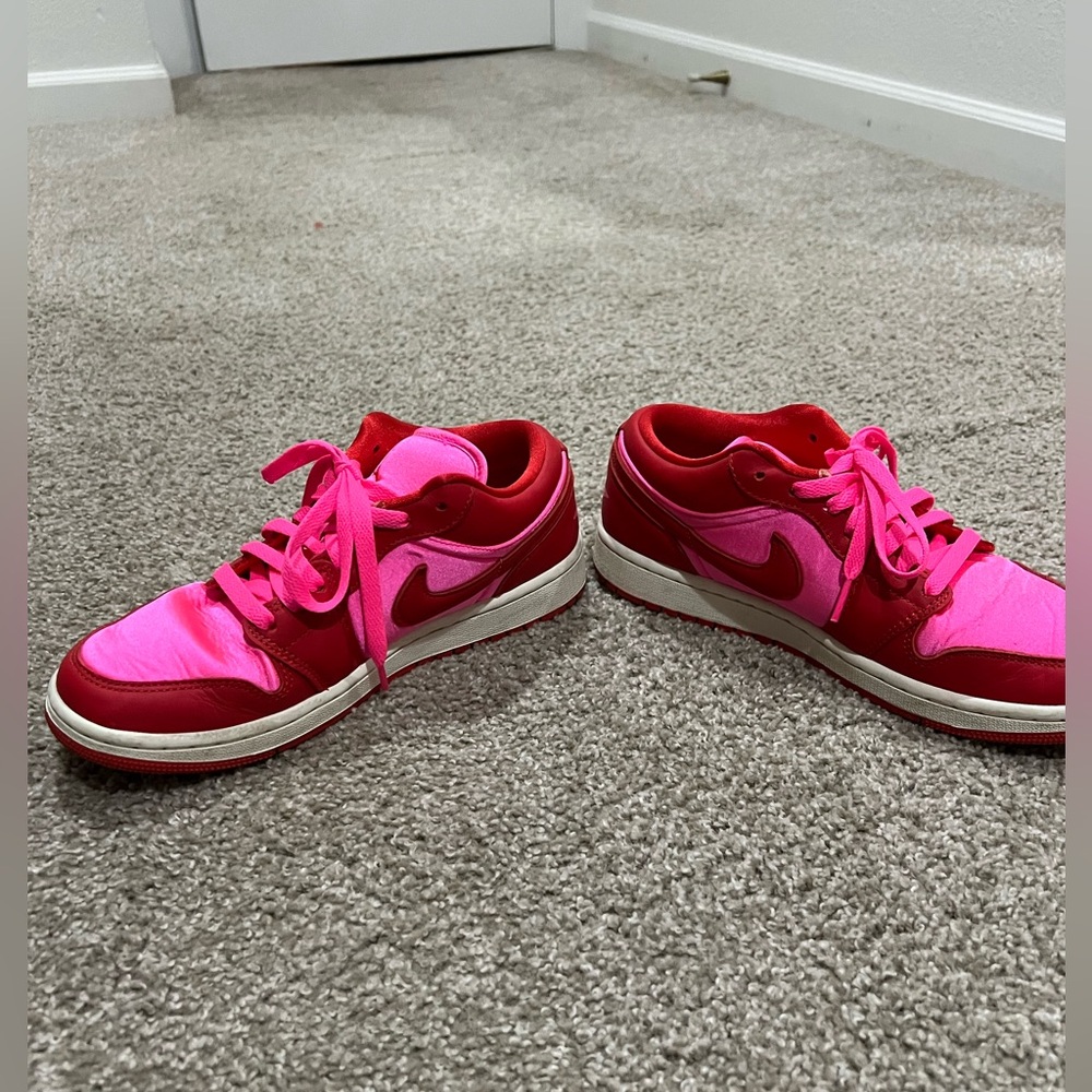 Nike Air Jordan 1 Low SE Pink Blast - Picture 6 of 11